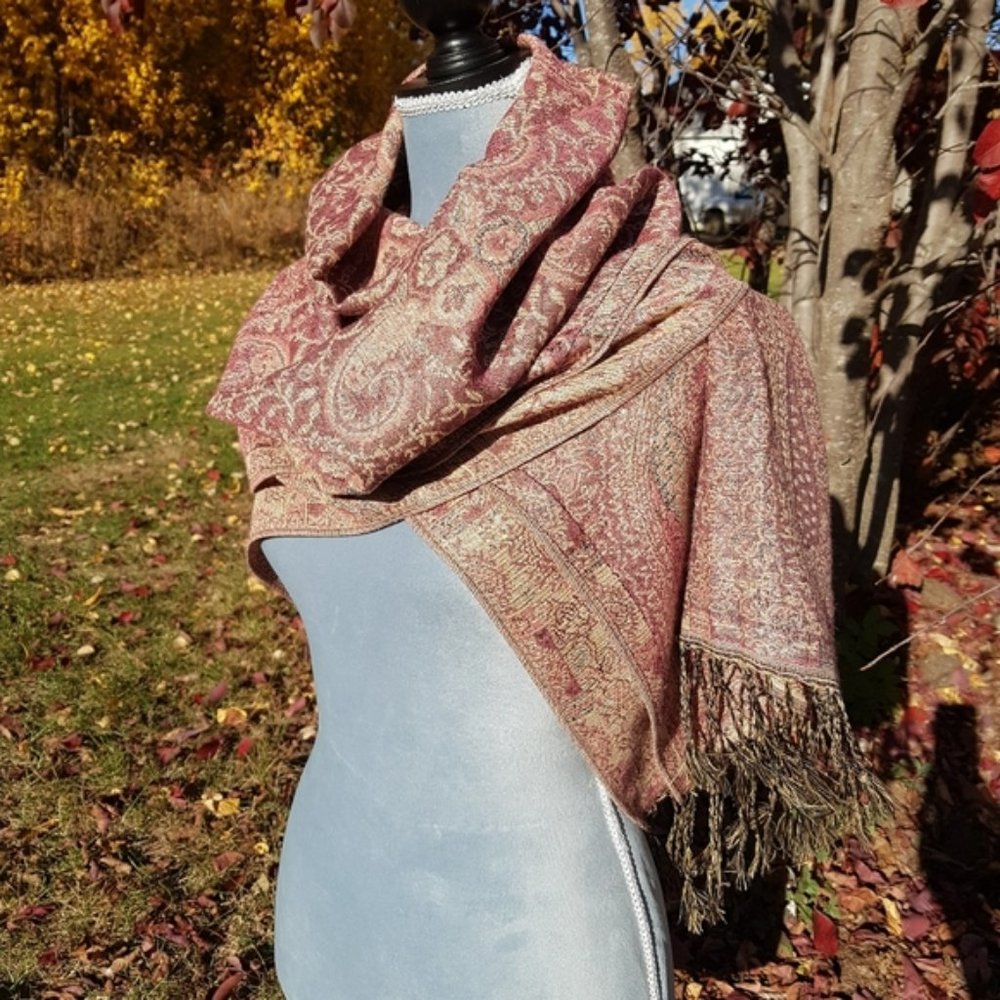 Maroon And Gold Scarf -Perfect Condition Well Protected - Picture 2 of 11